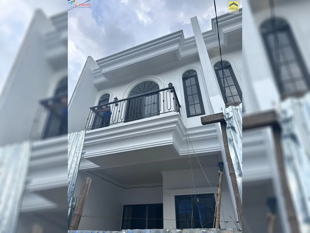 Dijual rumah baru desain classic american modern letak strategis di otista jakarta timur