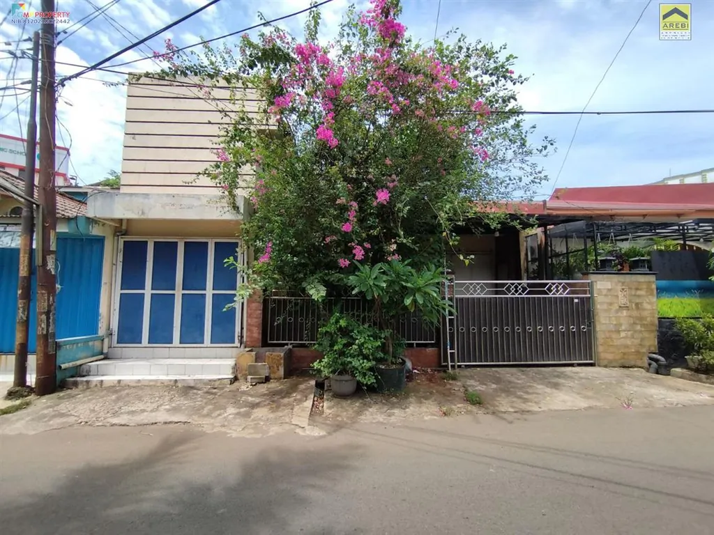 Rumah bonus kios toko di perumahan dekat Kota Wisata 