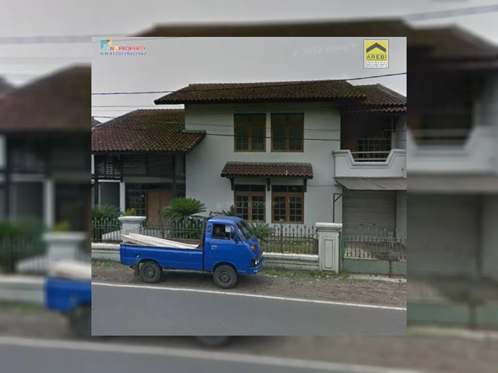 Rumah 2 Lantai Tanah Luas Pinggir Jalan Nasional Sumedang Cirebon di Cimuja Cimalaka Sumedang