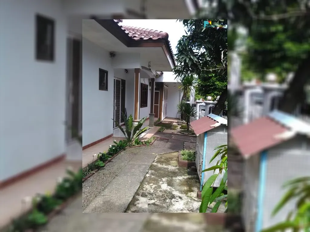 Rumah besar di Panyawangan (10).jpeg