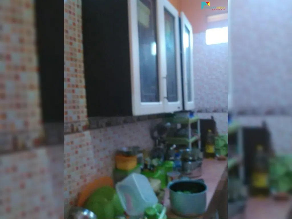 Rumah besar di jalan sukatma cicaheum (016).jpeg