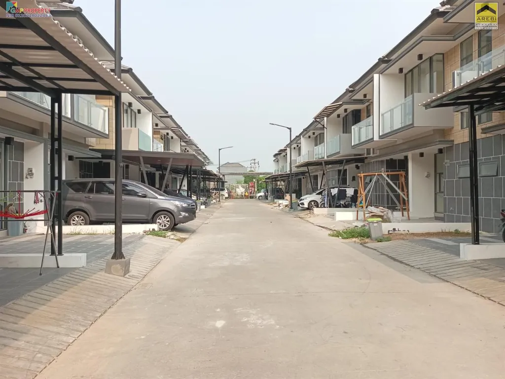 GOLDEN CITY (5).jpeg