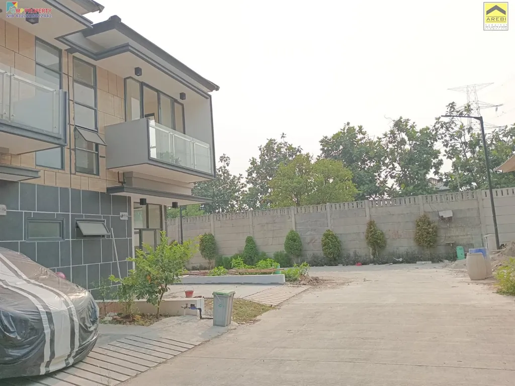 GOLDEN CITY (6).jpeg