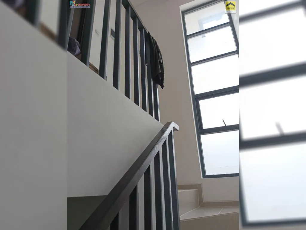 GOLDEN CITY (11).jpeg