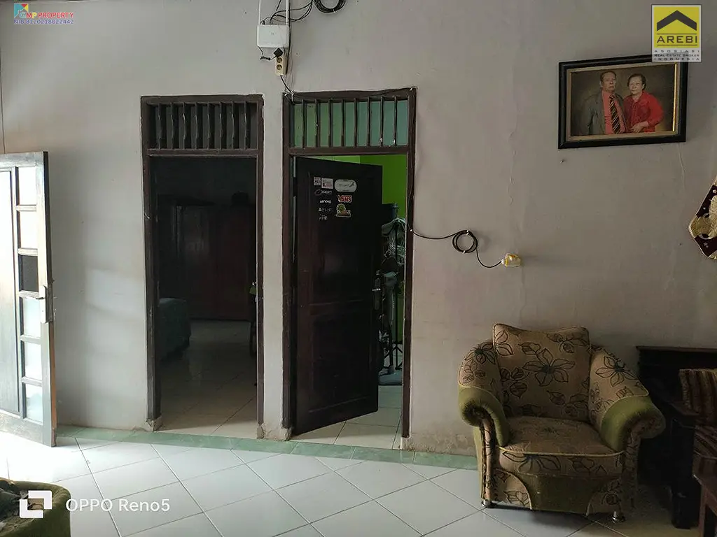 Uploaded file: 1000135161