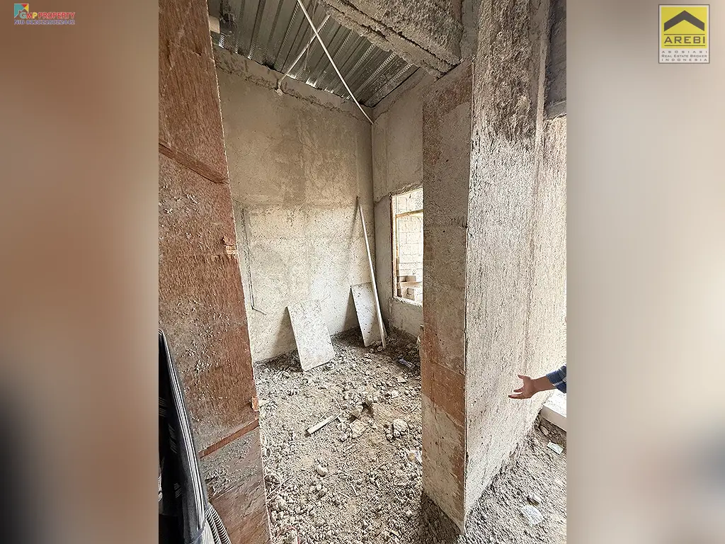 Uploaded file: 1000444982