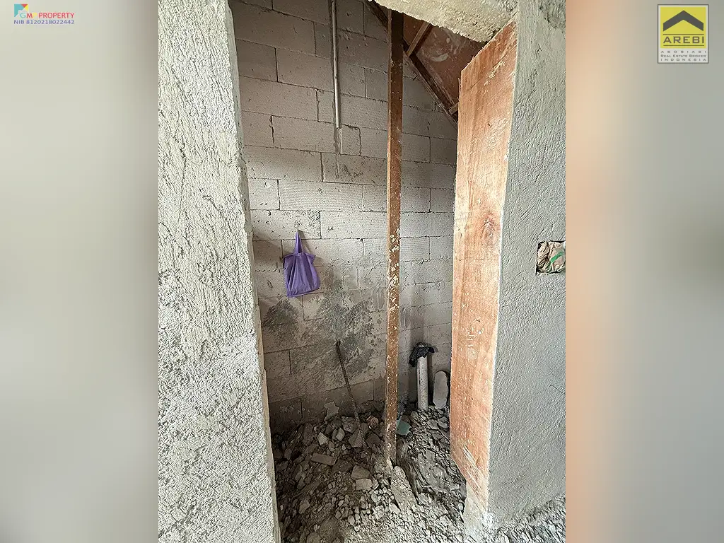 Uploaded file: 1000444983