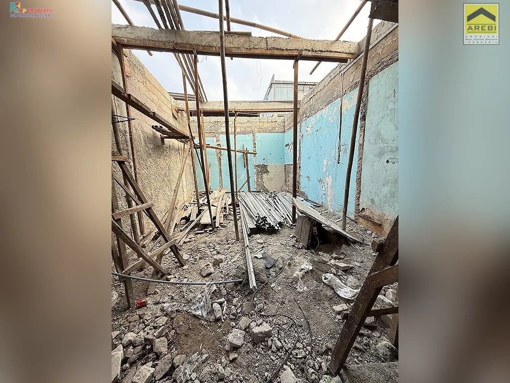 Uploaded file: 1000444994