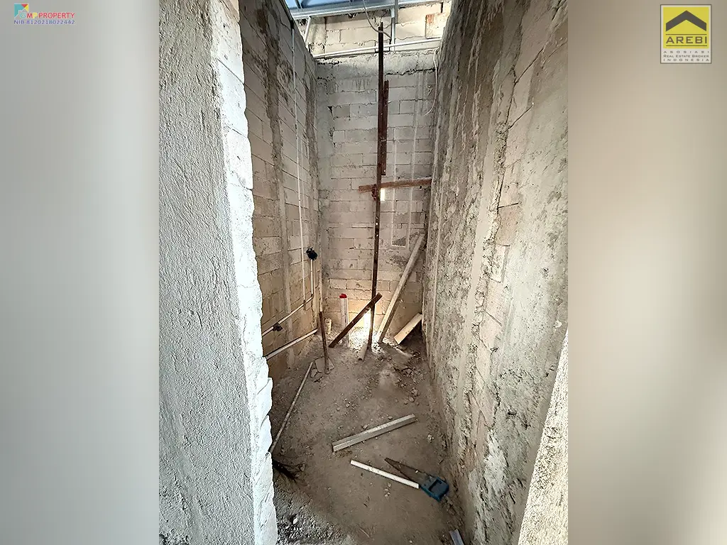 Uploaded file: 1000444995