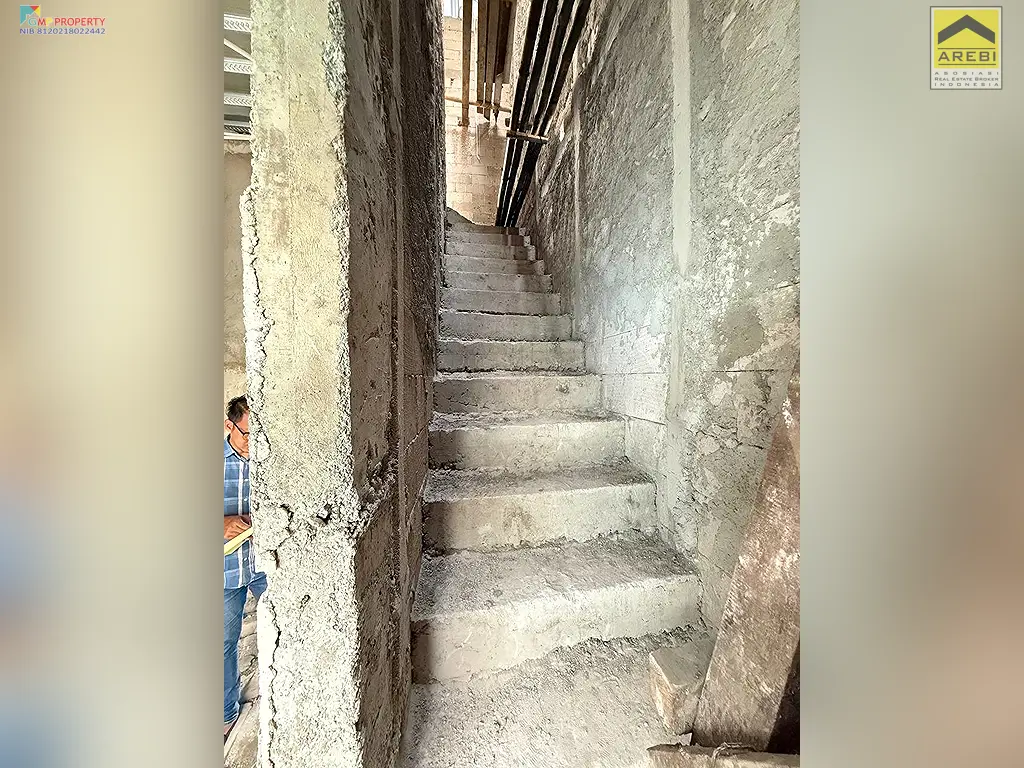 Uploaded file: 1000444993