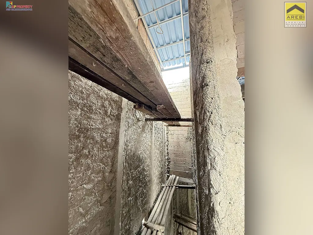 Uploaded file: 1000445002