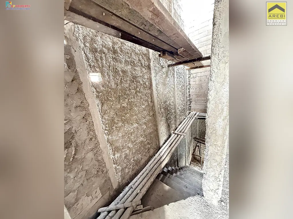 Uploaded file: 1000445001