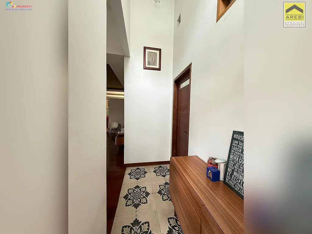 Uploaded file: 1000445255