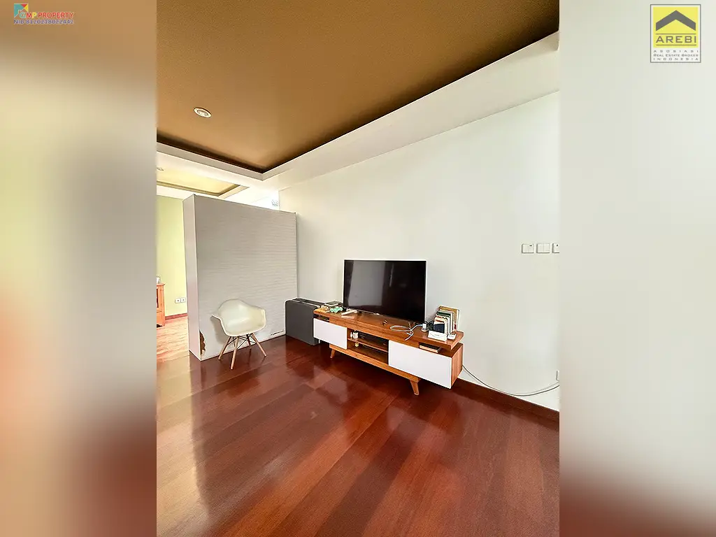 Uploaded file: 1000445249