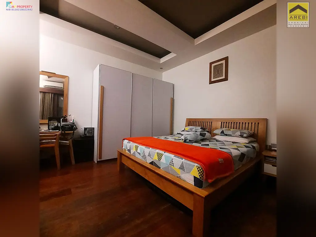 Uploaded file: 1000445269