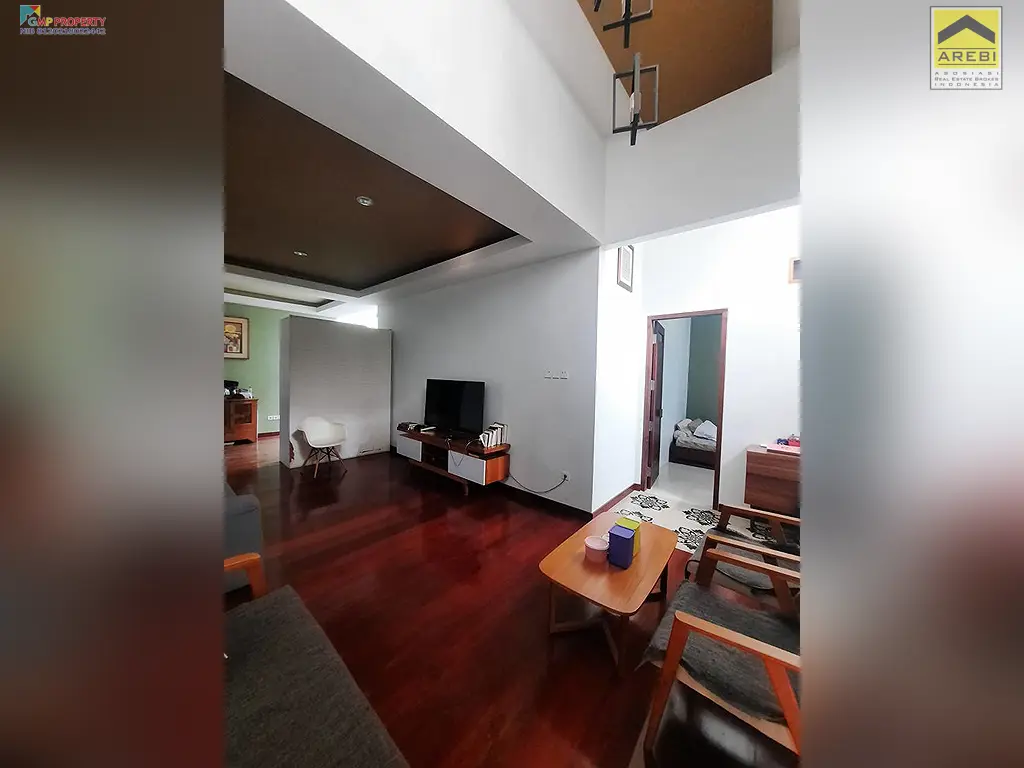 Uploaded file: 1000445264