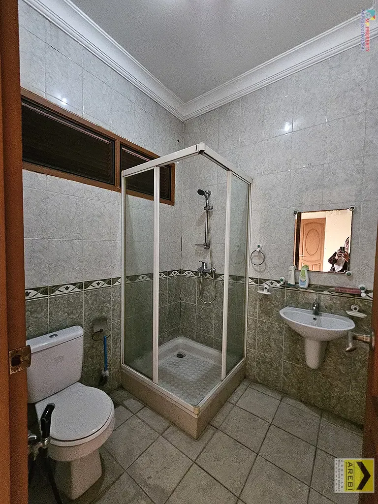 Uploaded file: 1000396275