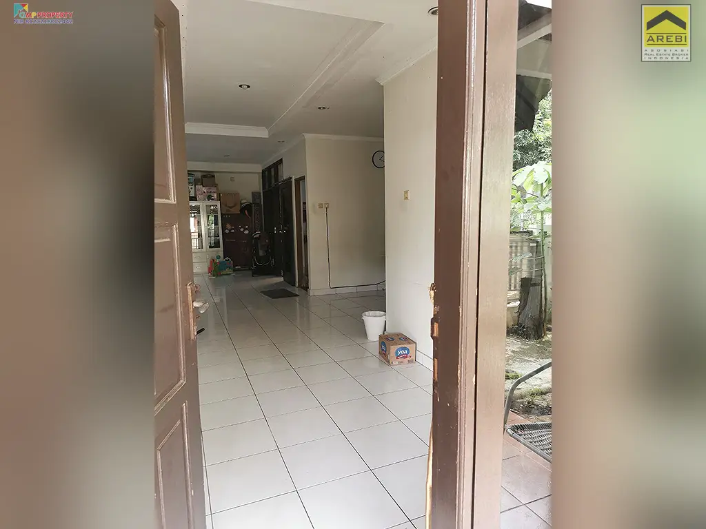 Uploaded file: 1000445348