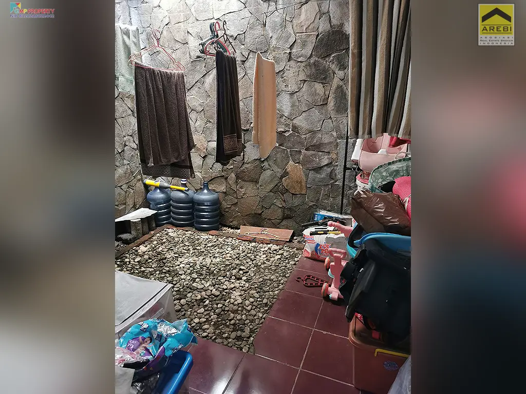 Uploaded file: 1000445347