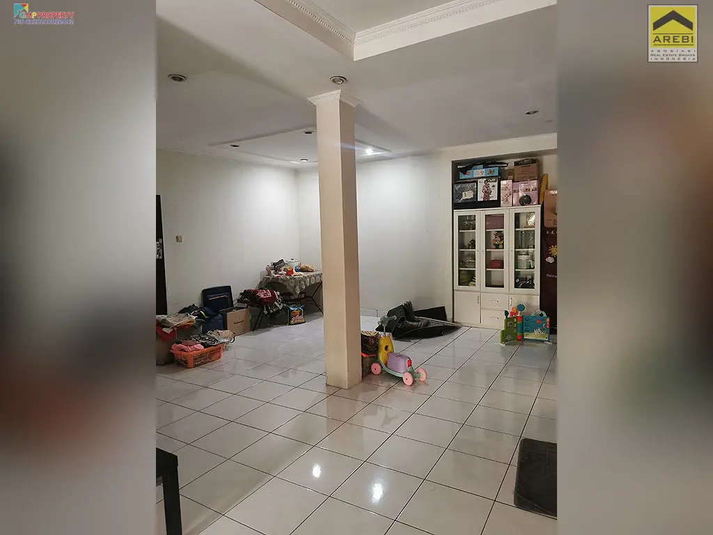 Uploaded file: 1000445349