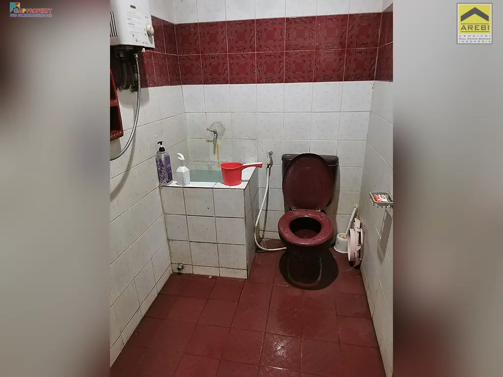 Uploaded file: 1000445356