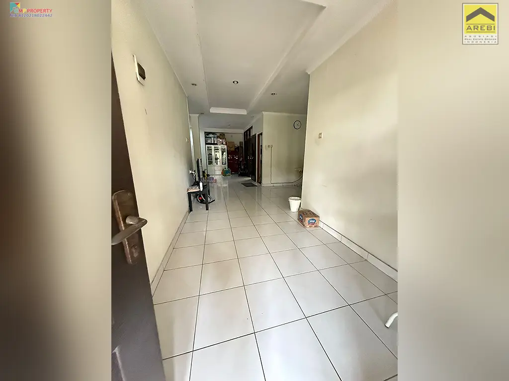 Uploaded file: 1000445359