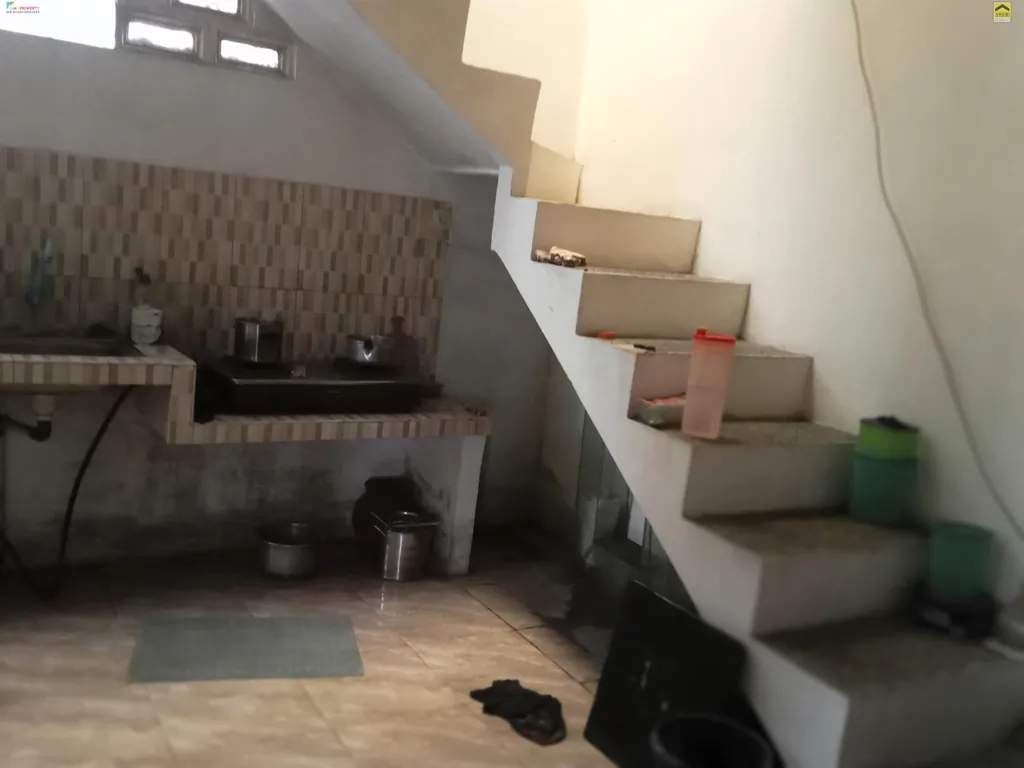 rumah di jual di belakang borma (8).jpg