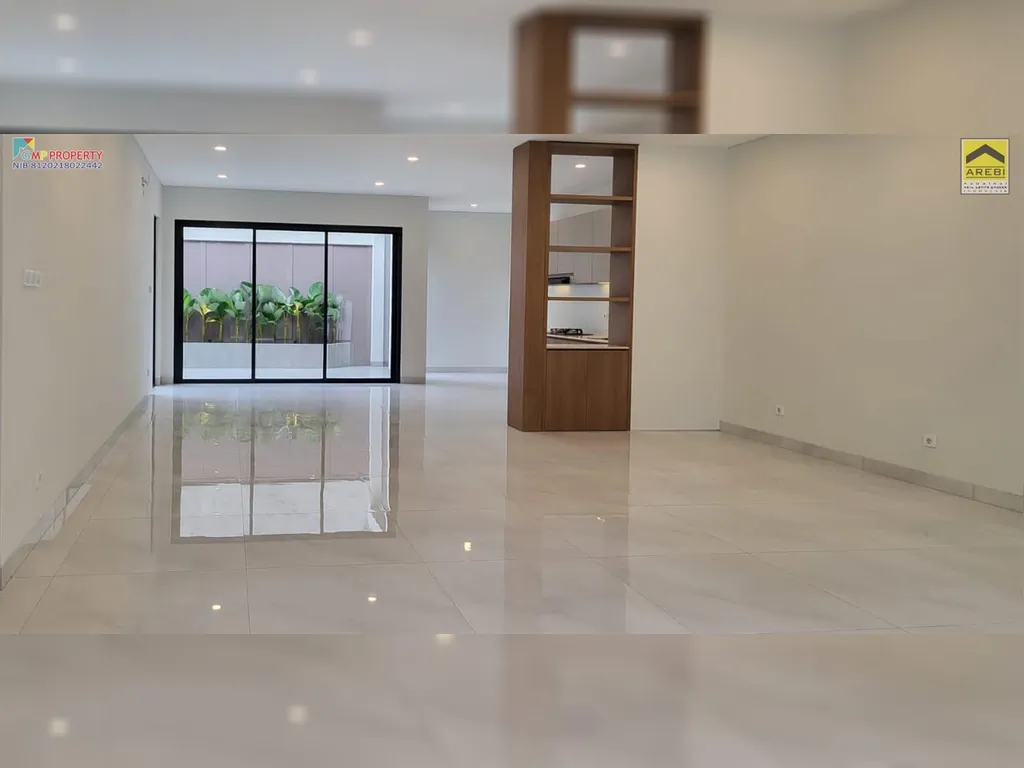 Dining & Livig Room.jpeg