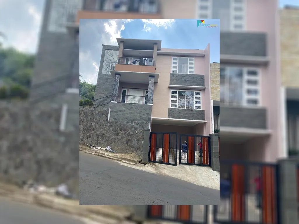 Di Jual Rumah Dan Kokoh Di Komplek Dago Pandawa Bandung